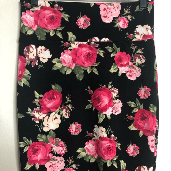 LuLaRoe Dresses & Skirts - LuLaRoe Cassie skirt